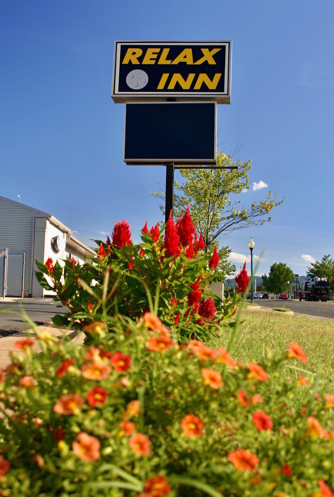 Relax Inn Front Royal Exterior photo